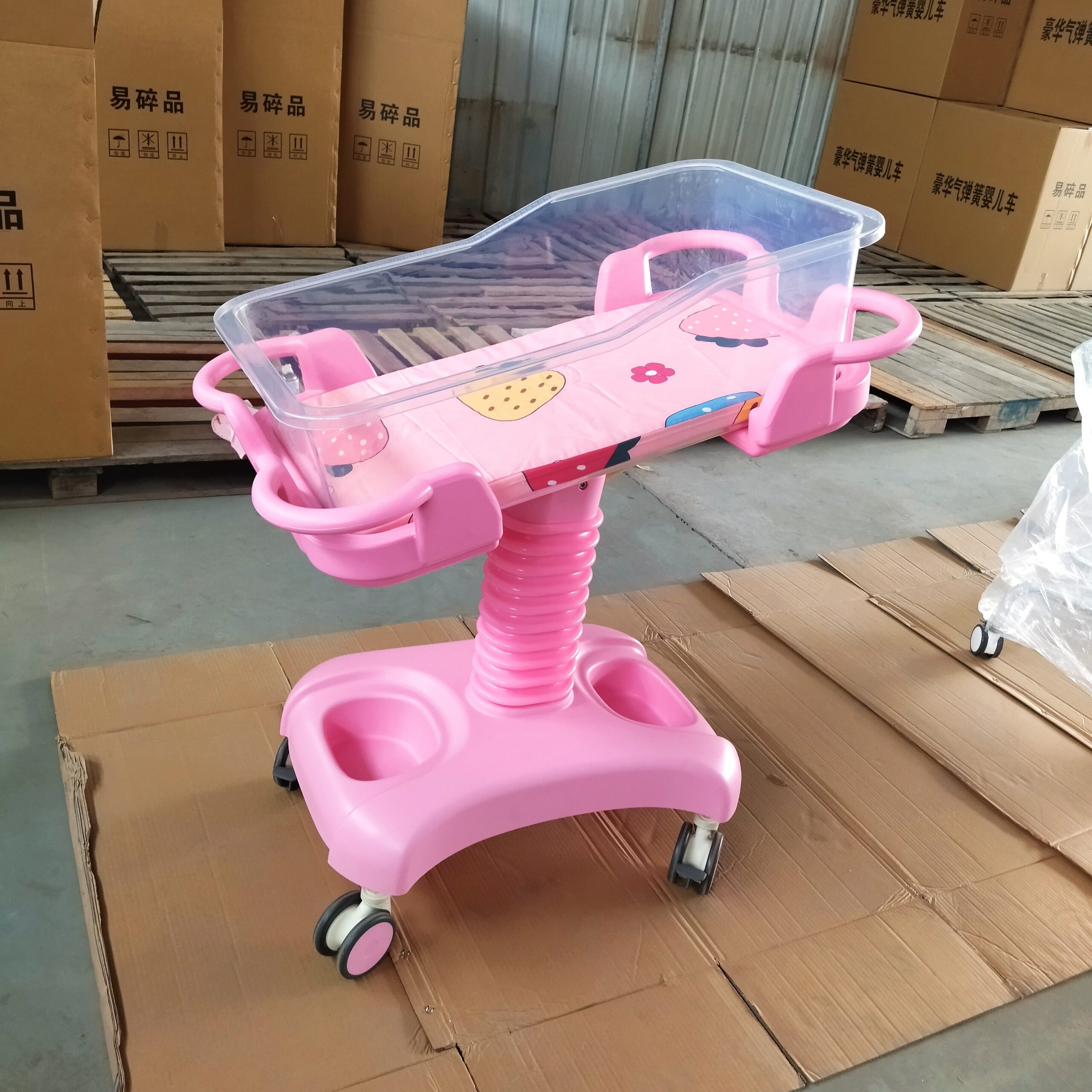 Compact medical trolley suitable for pediatric ward medication distribution