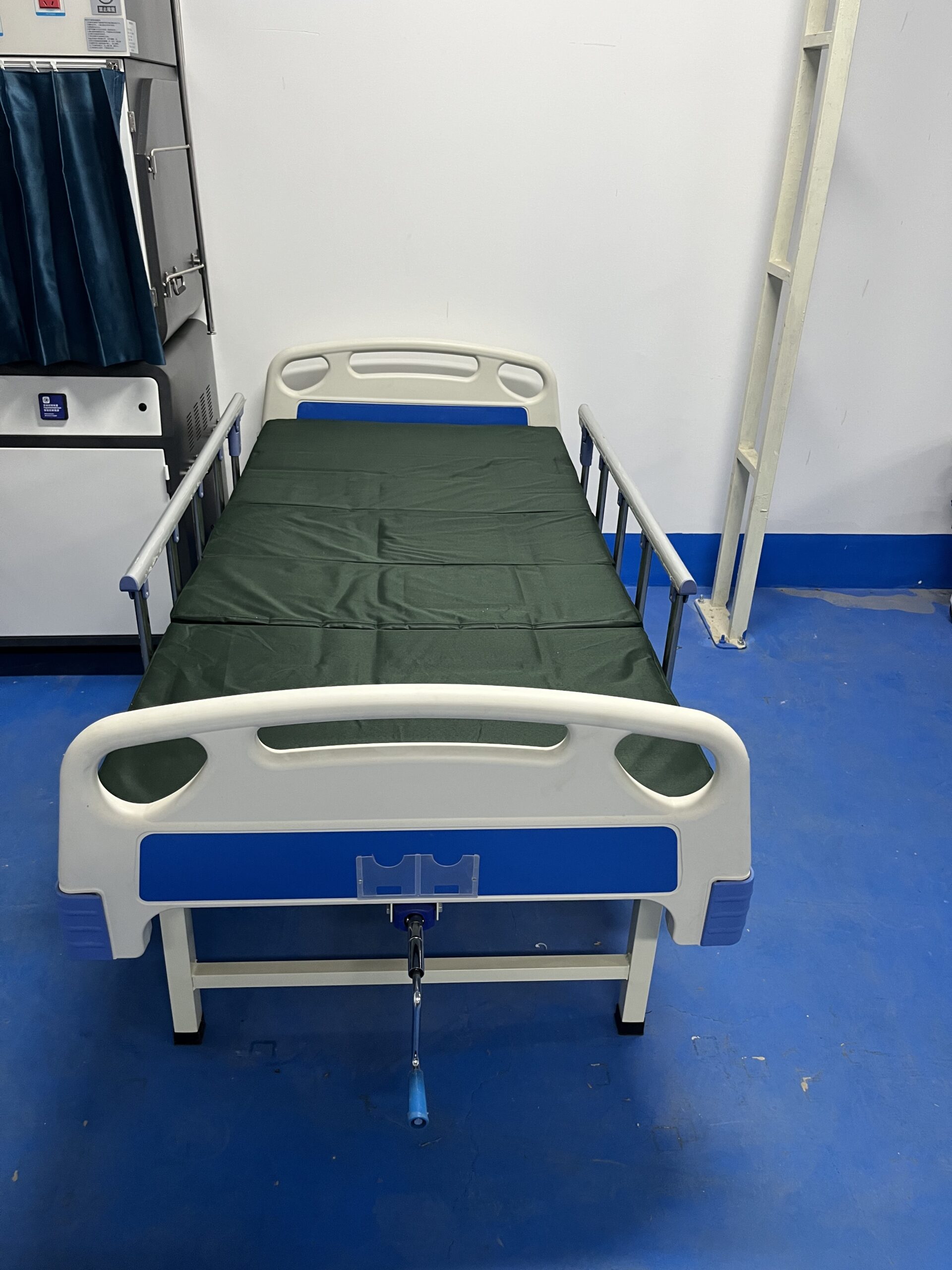 Heavy-duty bariatric hospital bed with reinforced frame and extended width platform