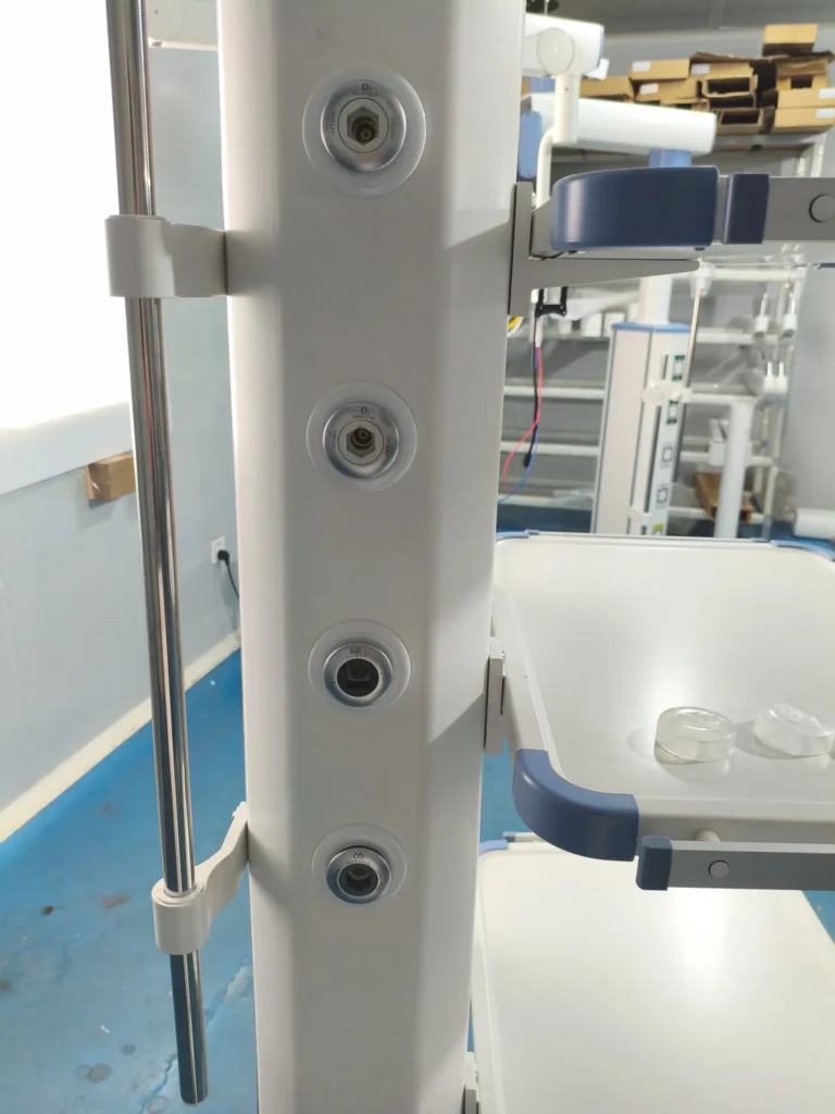 Ampliación de UCI de grupo hospitalario privado: un paquete de 36 camas