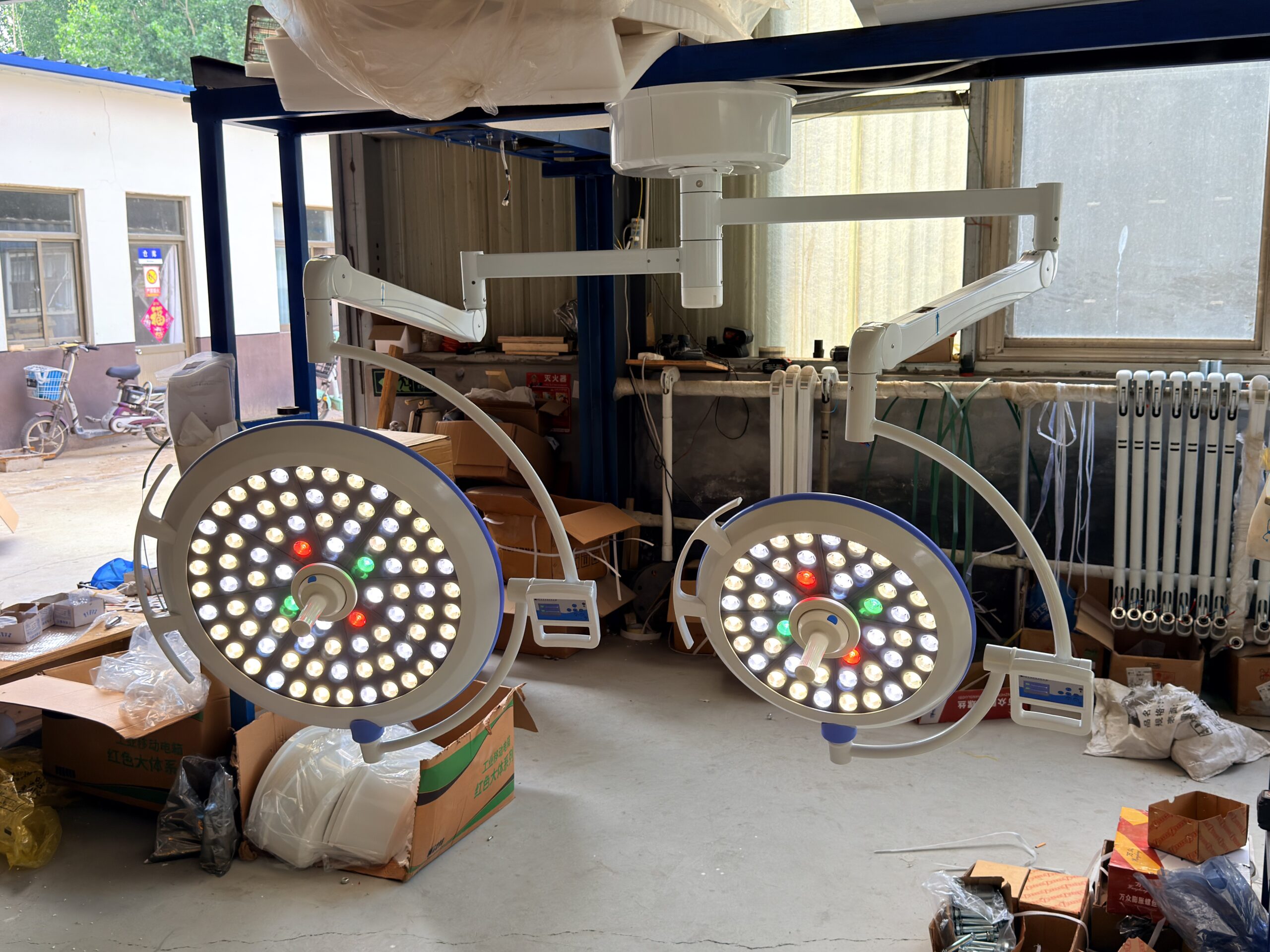 Surgical light dome and handle surfaces designed for daily hospital disinfection cycles