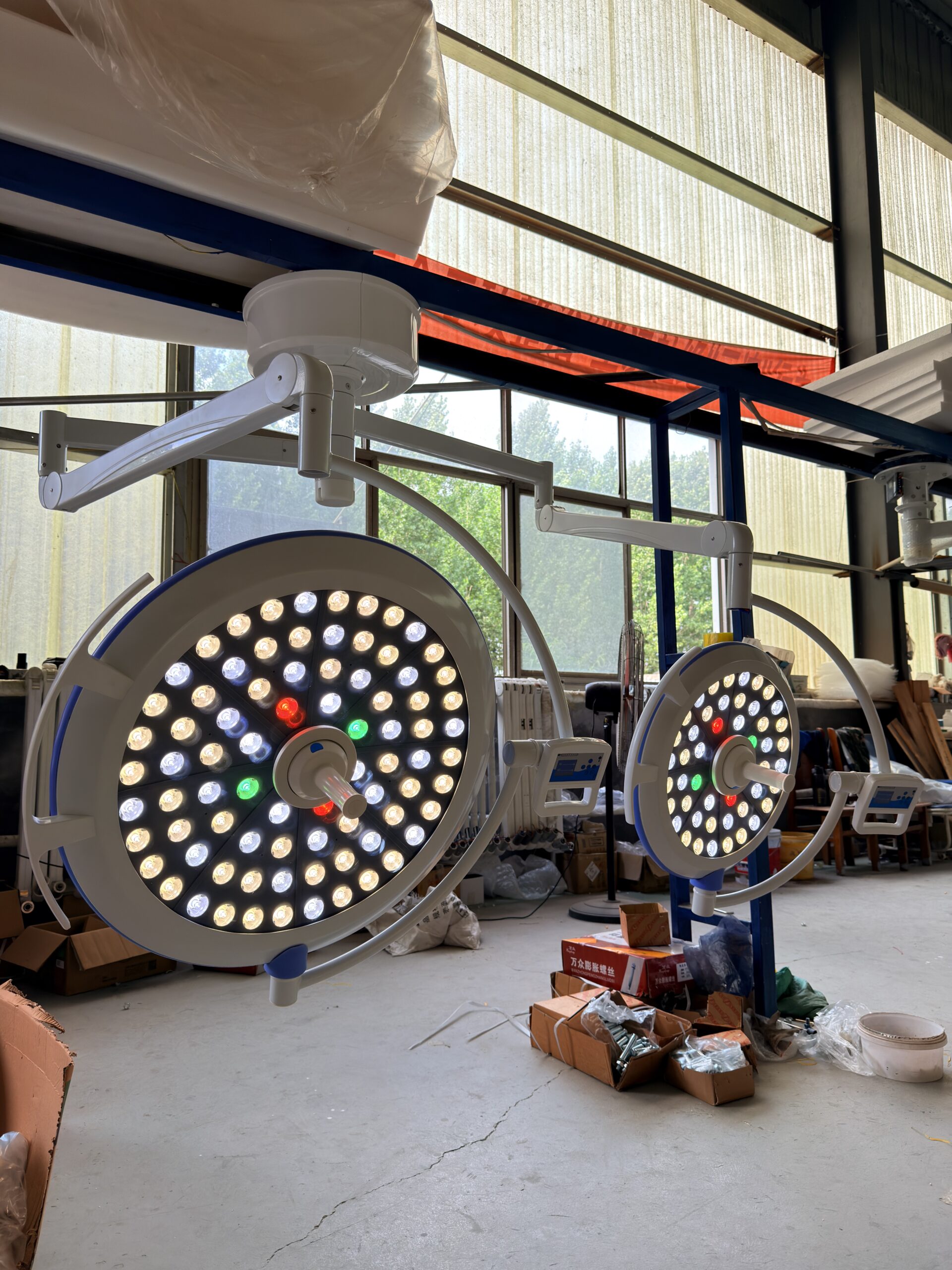 Sanyang Medical Surgical Light 700 500 Color LED product image 46