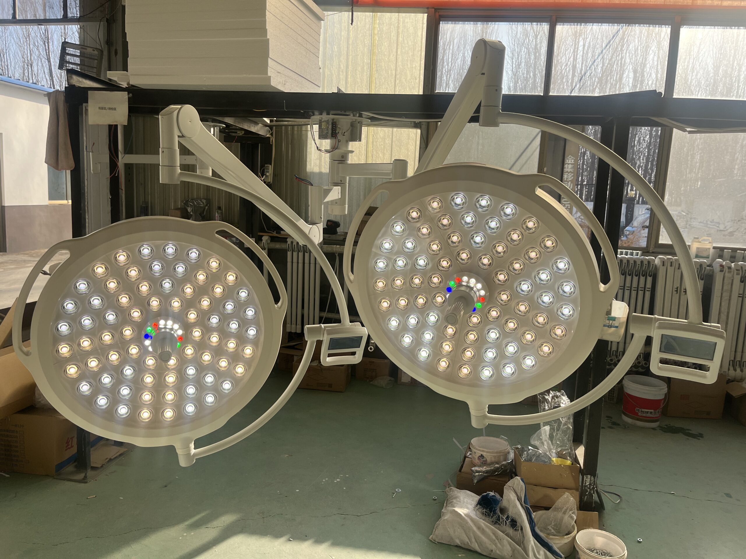 Sanyang Medical Surgical Light Large LED Shell 700 700 product image 01