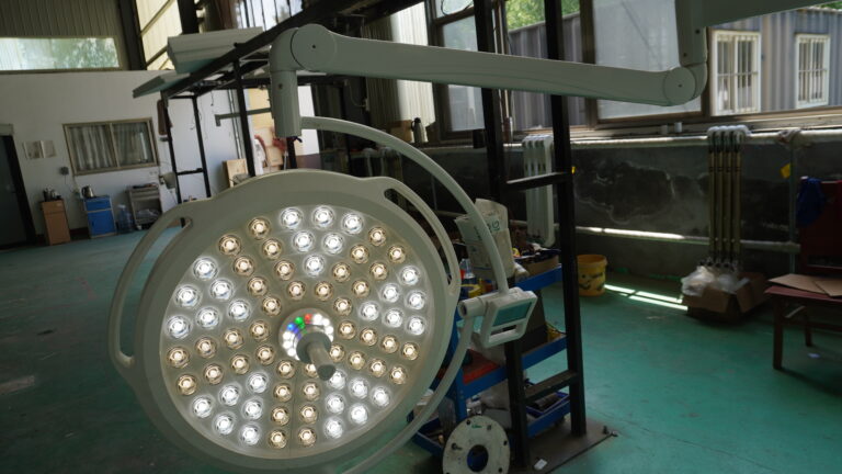 Surgical Light Upgrade: Retrofit vs Replace Existing OR Lighting